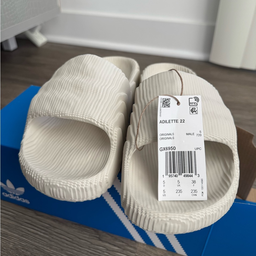 Adidas slides - Picture 4 of 6